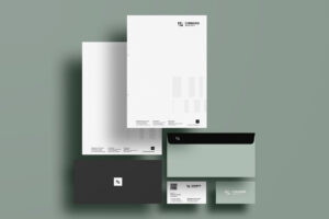 Visuelle Darstellung eines modernen Geschäftsausstattungsdesigns, einschließlich Briefpapier, Umschlägen und Visitenkarten mit dem Logo von CONSENS und minimalistischer Gestaltung auf einem sanften grünen Hintergrund. Ideal für Branding und Geschäftskommunikation.