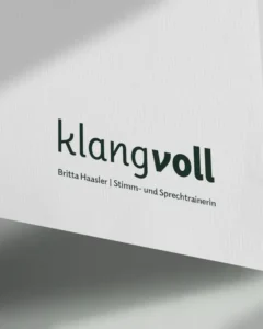 Logo von Klangvoll, einem Unternehmen von Britta Haasler, die als Stimm- und Sprechtrainerin arbeitet.