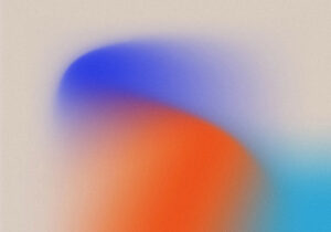 Abstrakte Farbverläufe in Blau, Orange und sanften Tönen auf einem hellen Hintergrund, die eine harmonische und moderne Ästhetik schaffen. Ideal für kreative Designs und digitale Kunst.